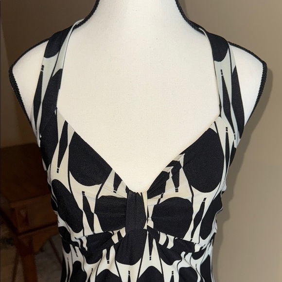 Stylish Black and White Halter Dress - Picture 3 of 11